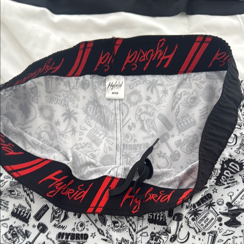 Hybrid Black and White Graphic Crop Top and Shorts Set - Picture 5 of 5